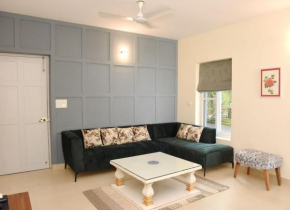 Casa Cenica - 2bhk furnished apt, Arpora pool view
